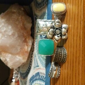 6 rings, costume jewelry